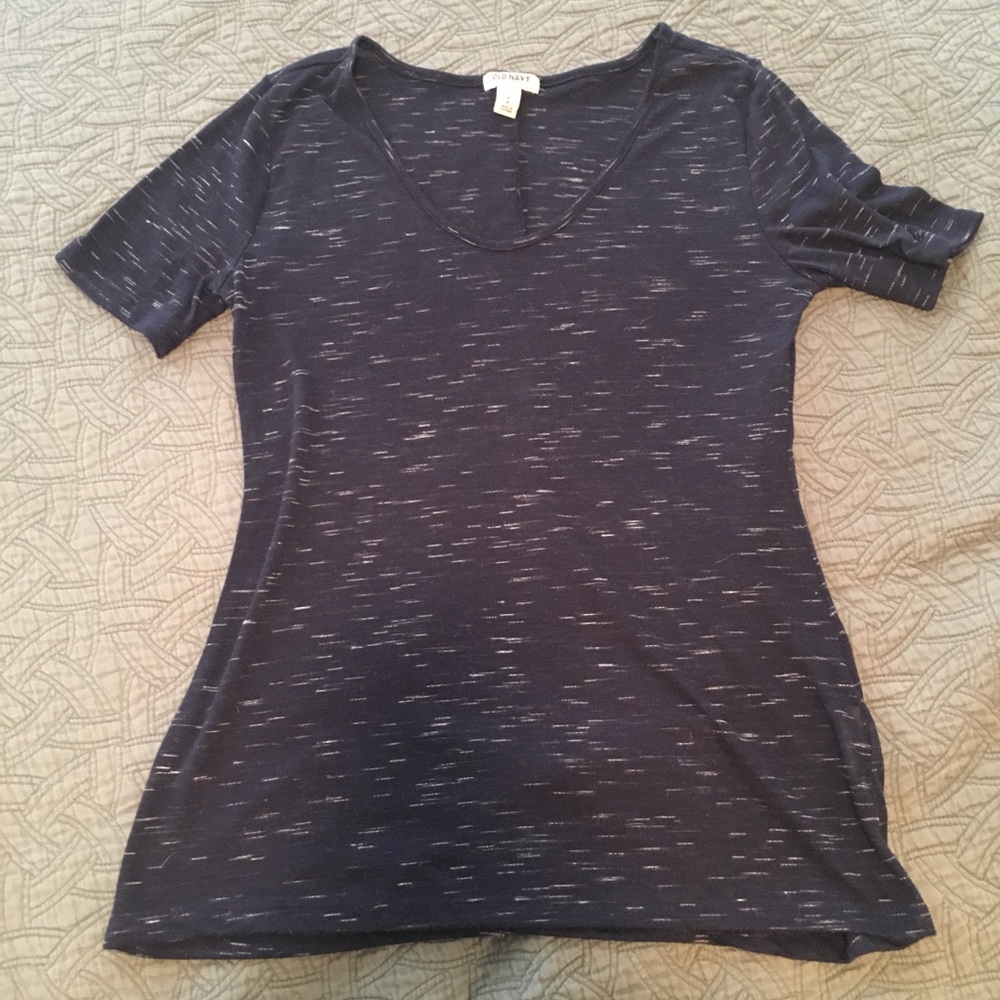 Old Navy V-neck shirt